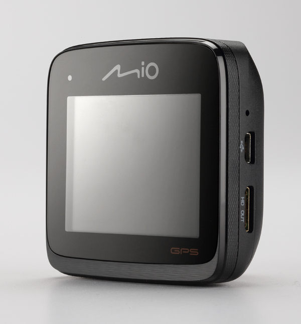 Обзор автомобильного видеорегистратора с GPS приемником и предупреждением о полицейских радарах Mio MiVue 588