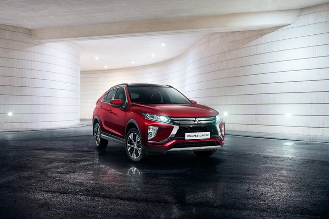 Eclipse Cross -        ,         Mitsubishi Motors.