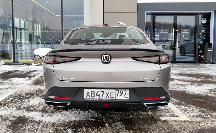 Changan Lamore: ������� ����� � ��������� �������