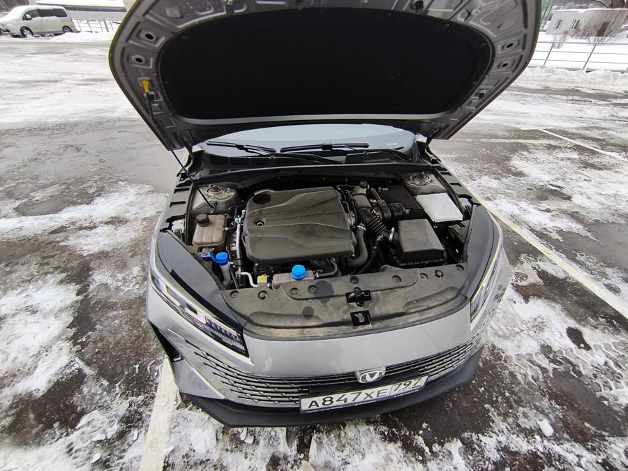 Changan Lamore: ������� ����� � ��������� �������