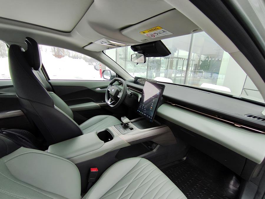 Changan Lamore: ������� ����� � ��������� �������