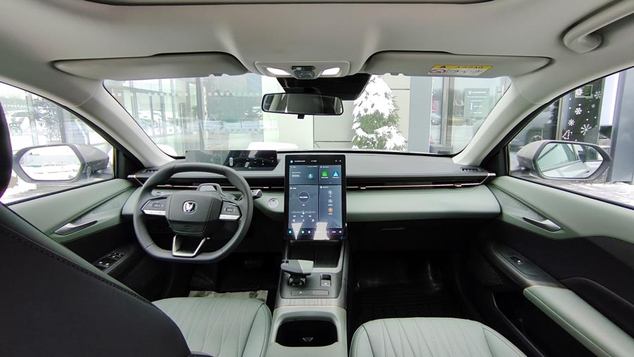 Changan Lamore: ������� ����� � ��������� �������