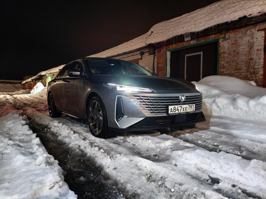 Changan Lamore: ������� ����� � ��������� �������