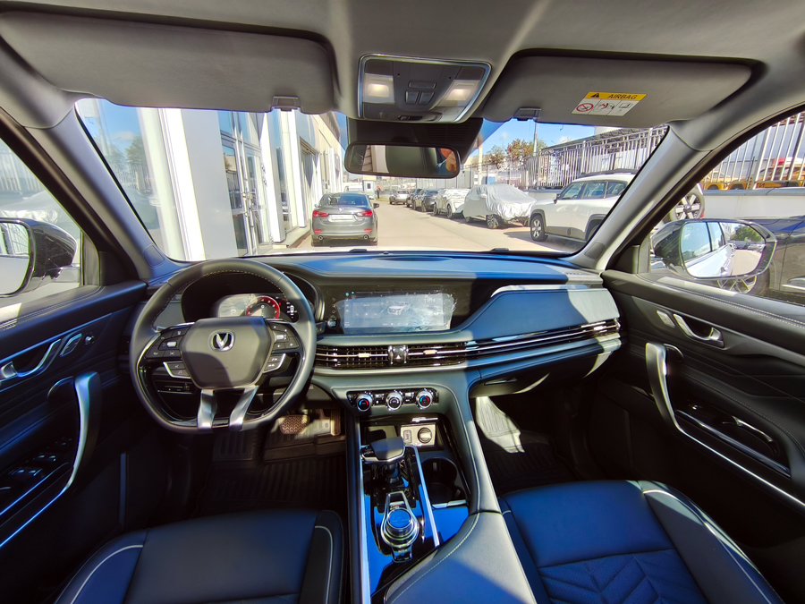     Changan CS95.  1.    .