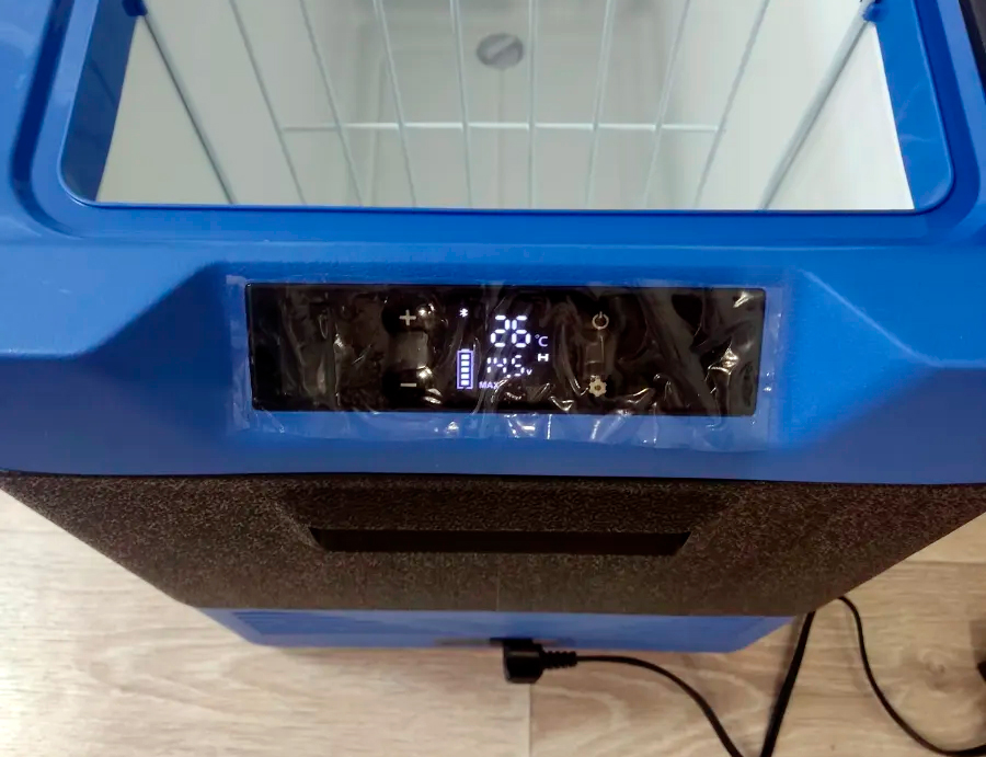     Changan CS95.  1.    .