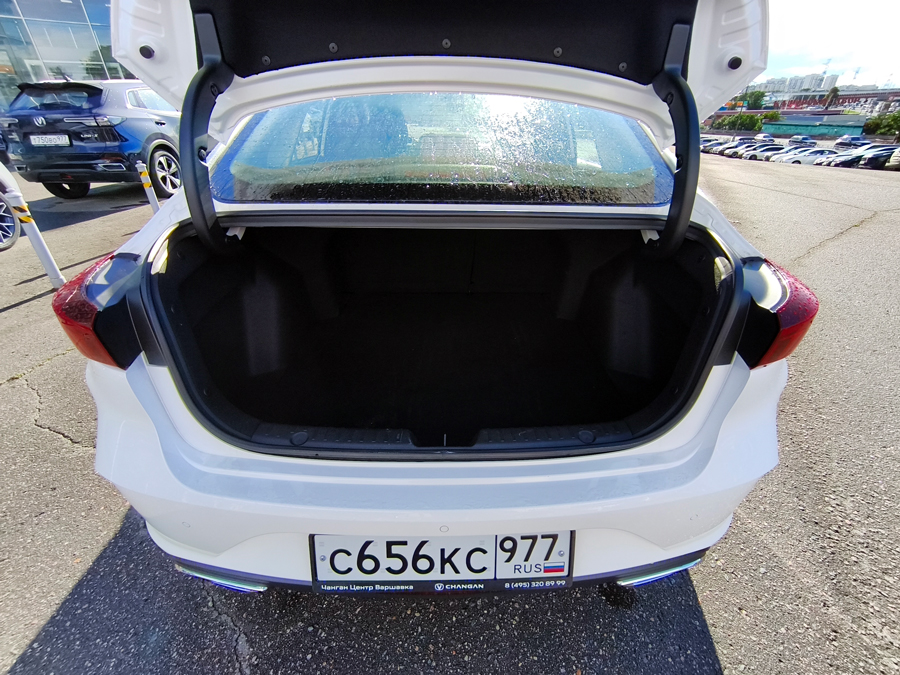    CHANGAN EADO PLUS.    . 