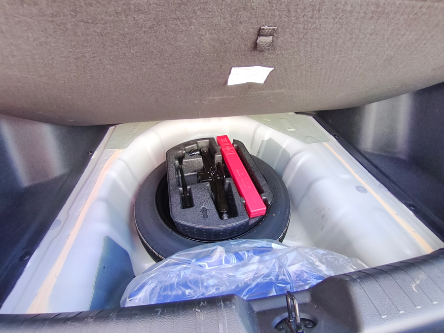    CHANGAN EADO PLUS.    . 