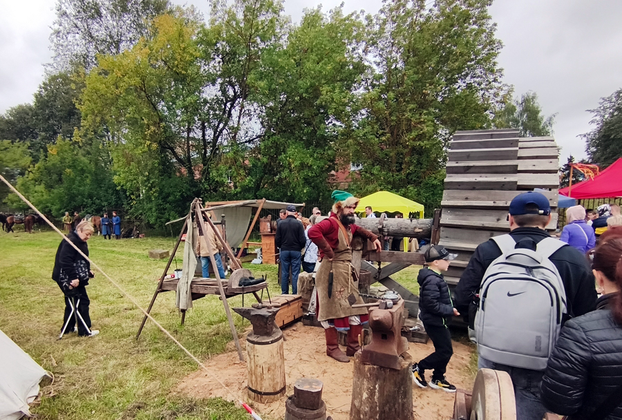    CHANGAN EADO PLUS.    . 