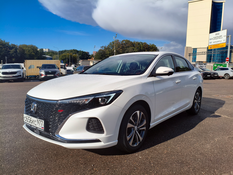    CHANGAN EADO PLUS.    . 