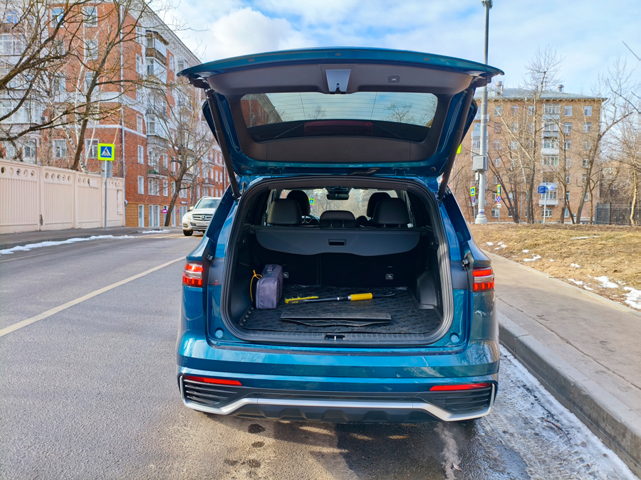    Geely Monjaro Exclusive