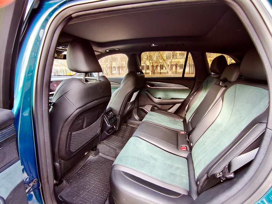    Geely Monjaro Exclusive