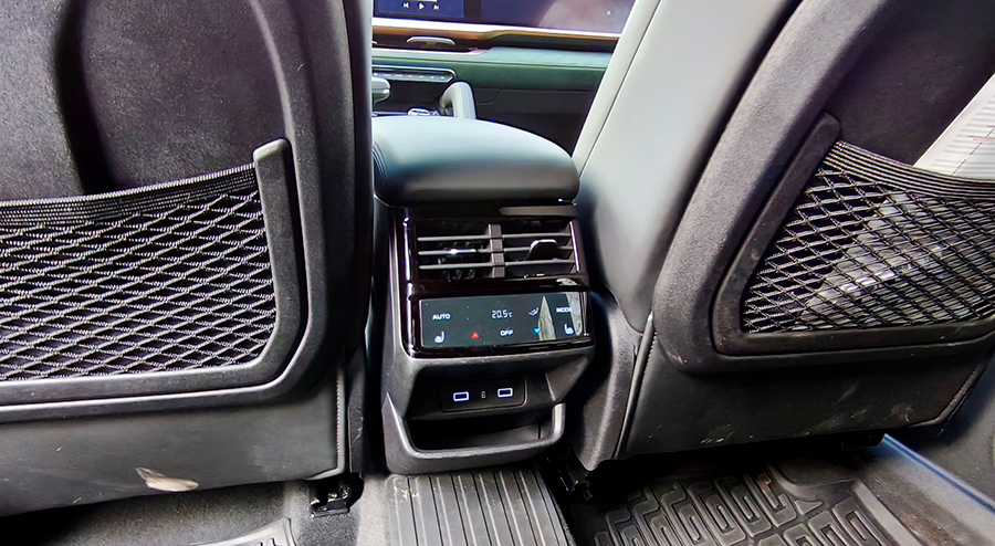    Geely Monjaro Exclusive