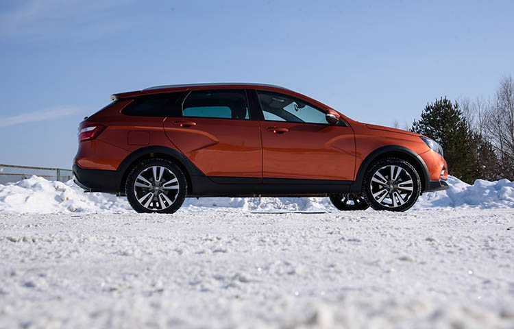 LADA Vesta SW Cross (GFK330)