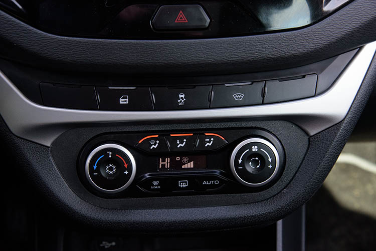 LADA Vesta SW Cross (GFK330)