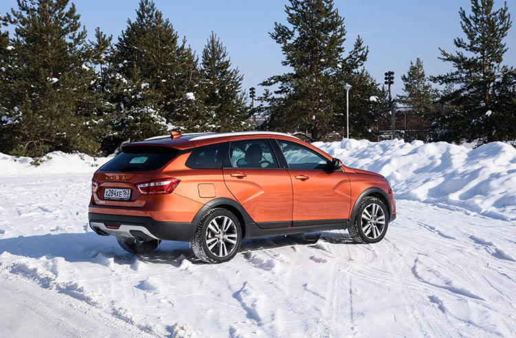 LADA Vesta SW Cross (GFK330)