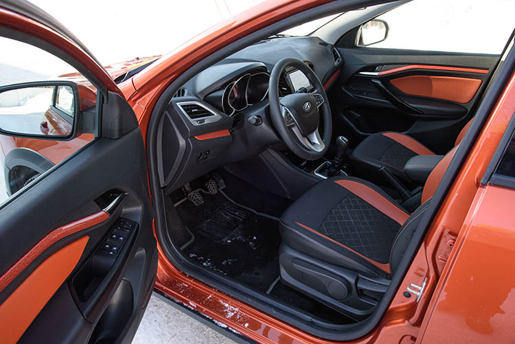 LADA Vesta SW Cross (GFK330)