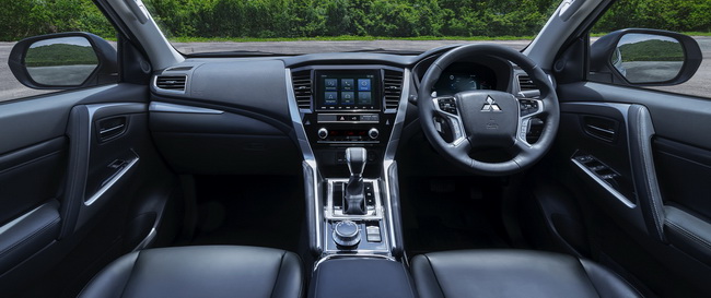  PAJERO SPORT         .