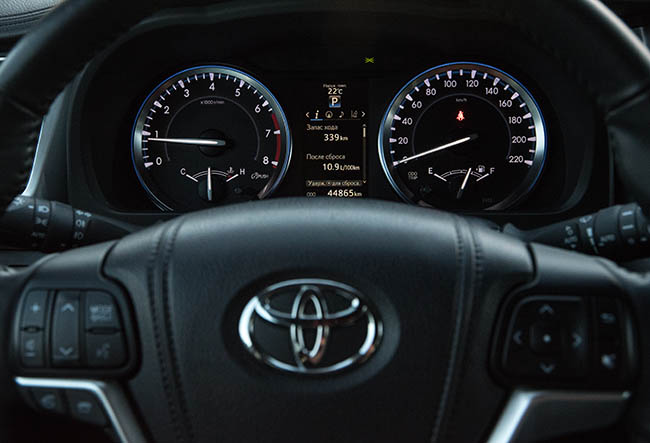 Toyota Highlander  3,5  249 ..  