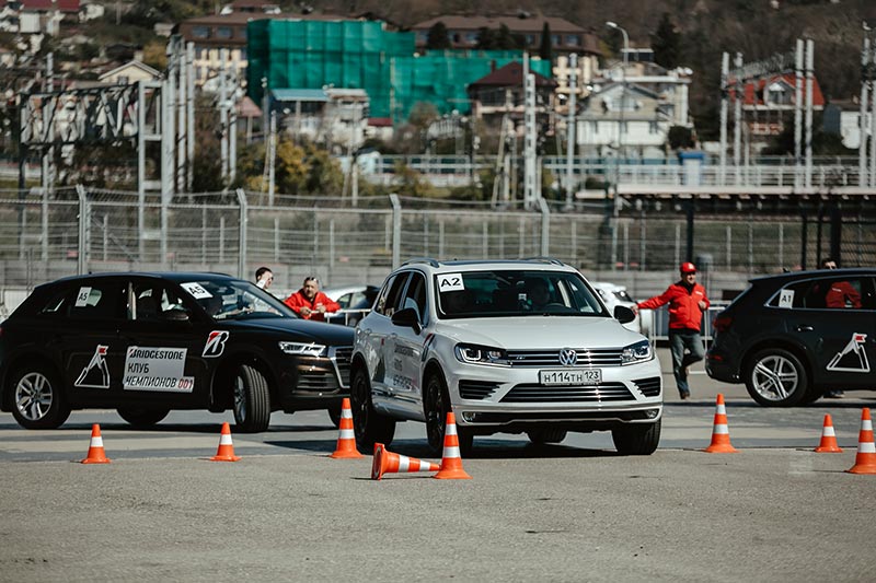 Bridgestone Alenza 001 –    SUV  , 