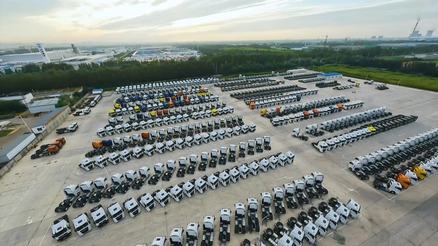 ������� �������� 16 ����� ����������� � �����: ���� ���������� �������� ����� SINOTRUK � ������ �������� heavy-duty