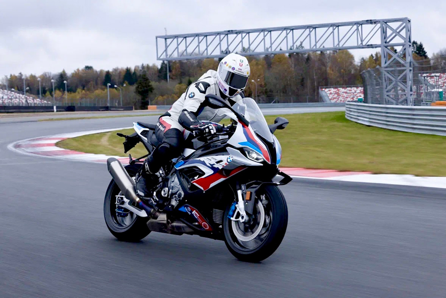 HONOR X9d    350     200 /  Moscow Raceway