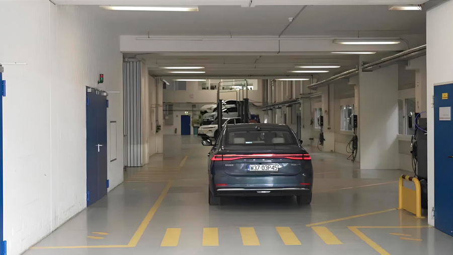   Geely Galaxy A7  24-    ,   