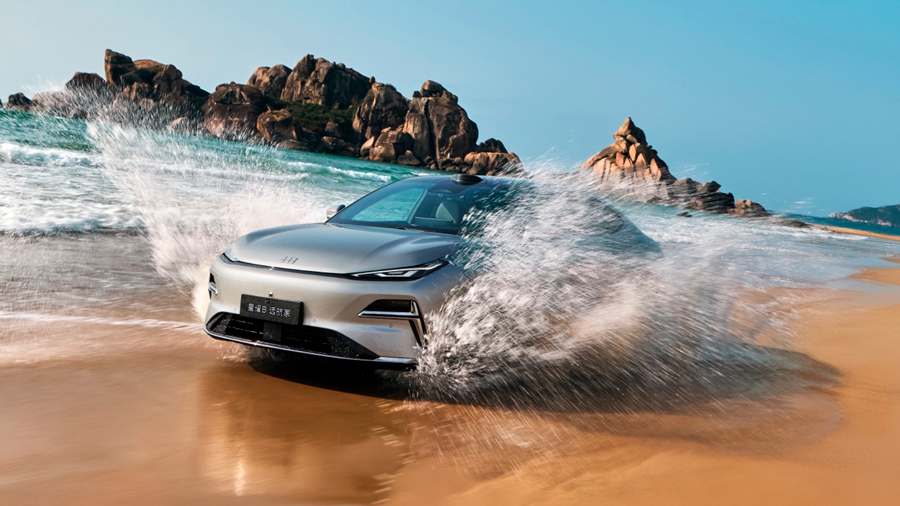 ����� 3 ��� ����������� � ���� NEV: ����� Geely �� 2025 ���