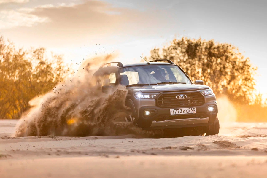 LADA NIVA Travel    1.8    