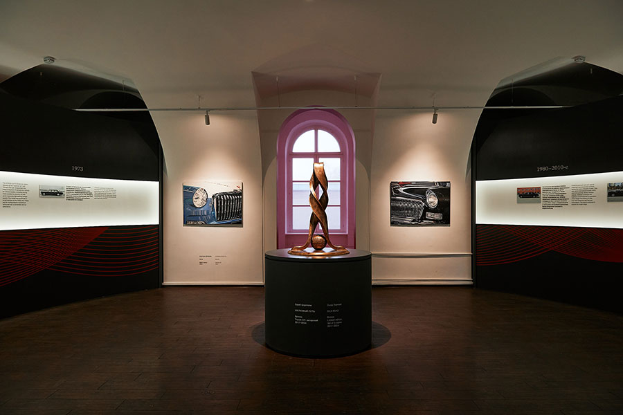    HONGQI      « »    « »