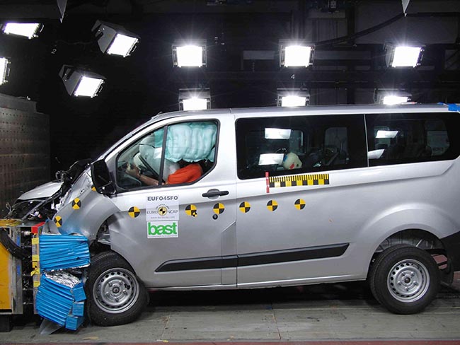  Ford Transit Custom  77%   ,      ,  5-  Euro NCAP. 