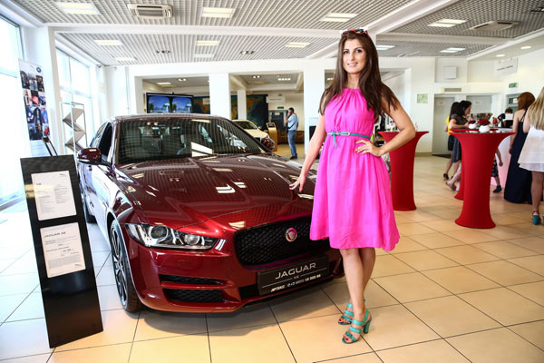     Jaguar XE  