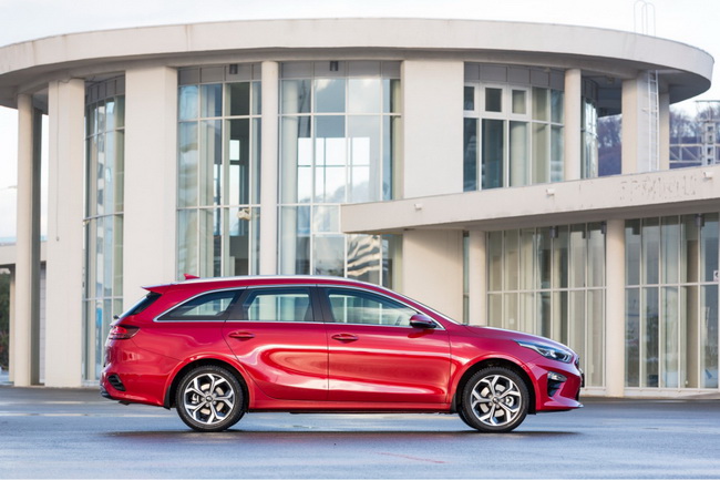  KIA Ceed Sportswagon         2019 .          .