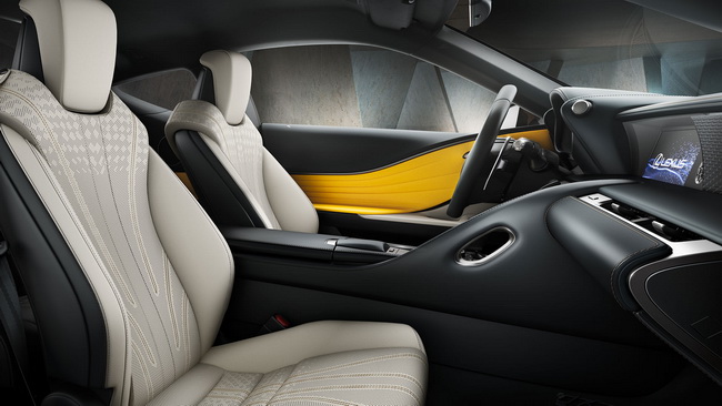Lexus LC Yellow Edition        (HUD).