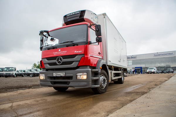 Trucksyoucantrust. ,  .    Mercedes-Benz.