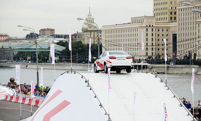 Toyota — «Camry  »   