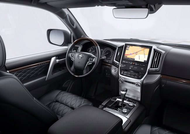    Toyota Land Cruiser 200 Executive Black  Executive White           ,        ,       Toyota Safety Sense,       ,     .