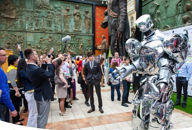      AlfaFuturePeople b     ,