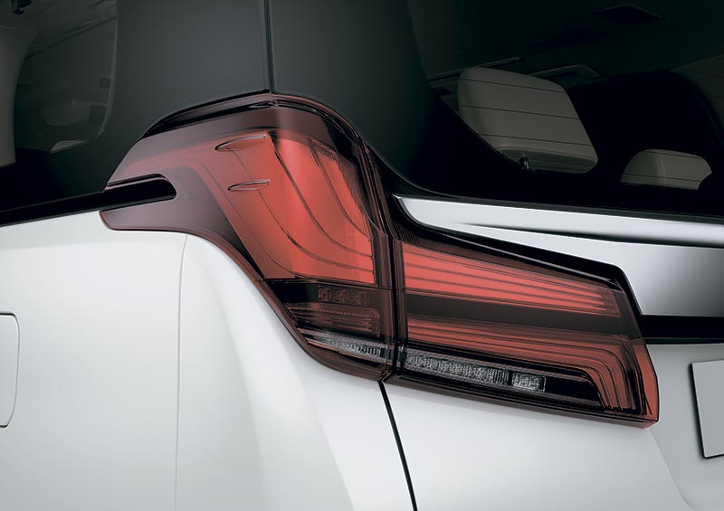 10 ,   Alphard –     Toyota