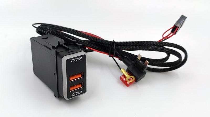 USB- Dual USB 12V QC3.0   Nissan, 